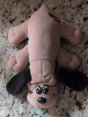 1985 Vintage Pound Puppy